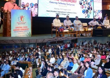 CM Omar Abdullah honours 580 outstanding J&K sportspersons with ₹2.71 cr cash awards