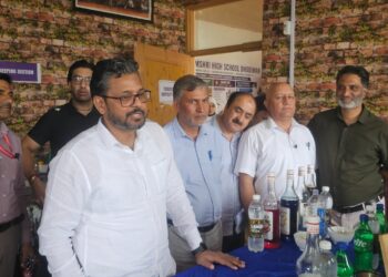 Ajeet Kumar Sahu reviews PM SHRI Schools, Health Centre