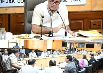 Gurezi chairs Committee on Estimates meet, reviews key issues on forest conservation, community rights, infrastructure in J&K