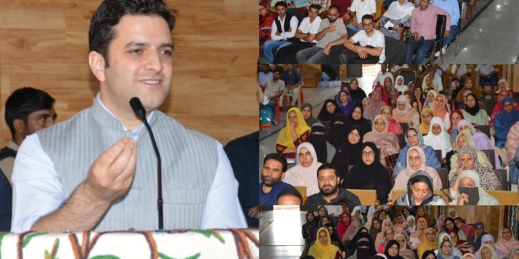DC Budgam inaugurates Capacity Building programs for teachers under ‘Classes of Joy’ -TaRL approach