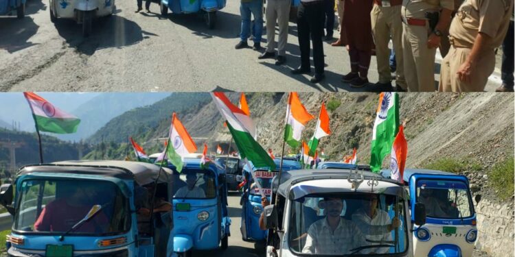 Ramban admin organises E-Rickshaw Tiranga Rally to mark Har Ghar Tiranga Campaign