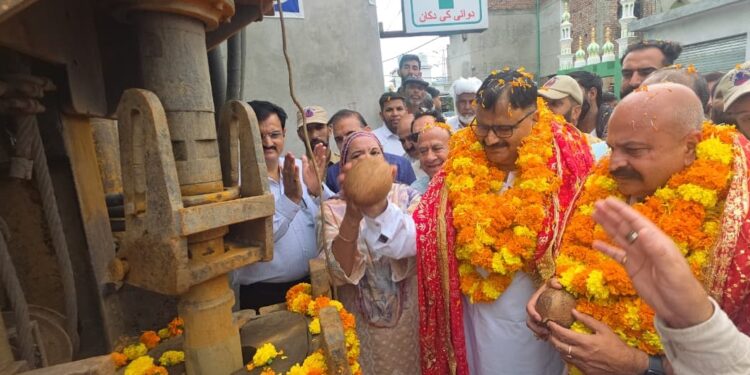 Javed Rana launches ₹14.38 cr water supply projects for Upper Thathar, Sidhra under SASCI