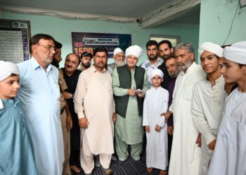 Javid Dar meets North Kashmir delegations; visits Hazrat Sheikh Hamza Makhdoom (RA) Dargah