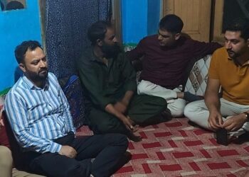 Gawran Cloudburst: Senior officers from District Admin visit bereaved families, extend condolences