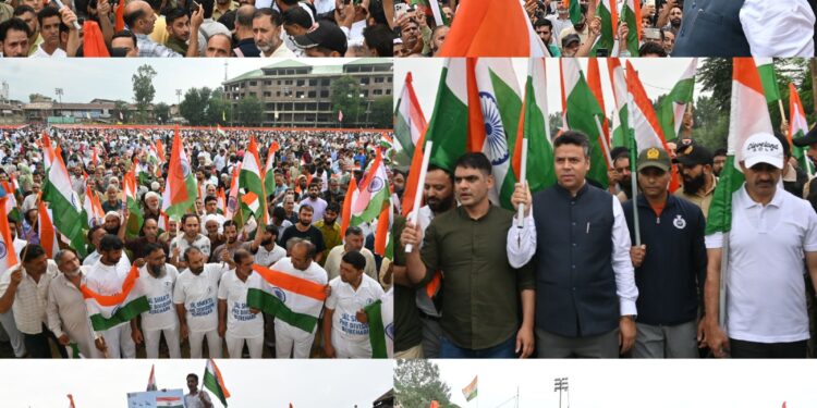 Thousands join Mega Tiranga Rally in Anantnag