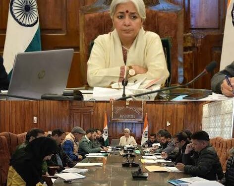DC Bandipora Chairs DCC/DLRC Meeting; Calls for Accelerated Priority Sector Lending and 100% KCC Saturation