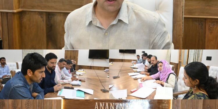 DC Anantnag reviews progress of SBM (G)
