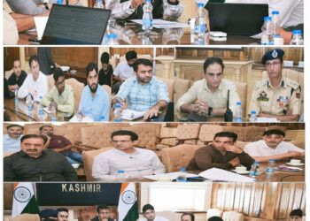 Div Com Kashmir chairs High-Level Meeting on Traffic Management System