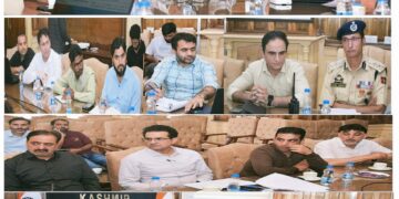 Div Com Kashmir chairs High-Level Meeting on Traffic Management System