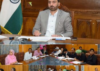 DC Pulwama reviews implementation of Solid Waste Management Rules 2026