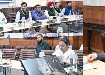 Atal Dulloo reviews progress of Census operations in snow-bound areas