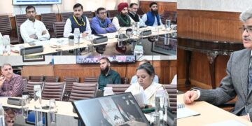 Atal Dulloo reviews progress of Census operations in snow-bound areas