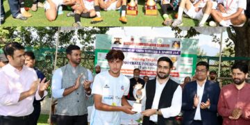 DC Srinagar attends Grand Finale of District Administration’s Football Rolling Trophy-2026