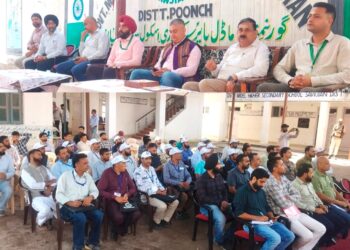 Amit Sharma visits Snow-Bound Sawjian, Reviews Phase-II Population Enumeration