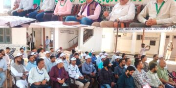 Amit Sharma visits Snow-Bound Sawjian, Reviews Phase-II Population Enumeration