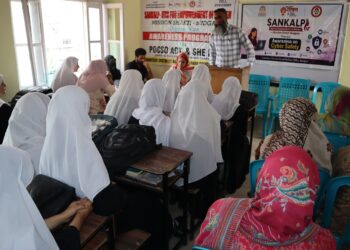 SWD Budgam holds awareness Programme on POCSO Act, Mission Shakti Schemes at GHS Ompora