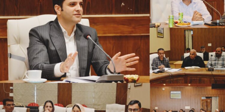 DC Budgam reviews Parcel Rail Services with Fruit Growers, encourages use for Apple Transportation