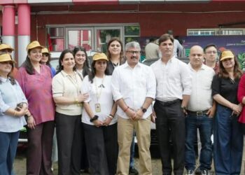 Director I&C Jammu flags off Women led EV rally to Srinagar