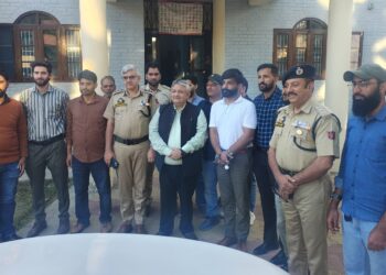 Transport Commissioner reviews MVD services, enforcement, road safety in Kulgam