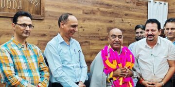 District admin Doda bids farewell to retiring Teacher Om Prakash Bhagat