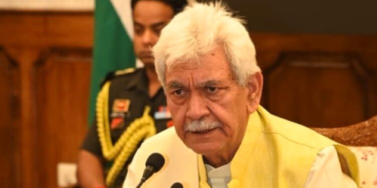 Lieutenant Governor interacts with delegation of media representatives from Mumbai