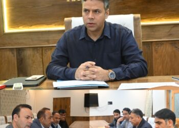 DC Anantnag directs Time-Bound resolution of Bottlenecks, Timely completion of Transit Accommodation Project for PM Package Employees