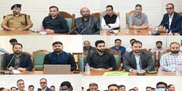 Kupwara bids Warm Farewell to DC Shrikant Suse, SSP Syed Al Tahir Geelani