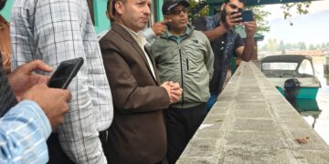 Vice Chairman JKLCMA visits Tchunti Khul, Dal Lock Gate to review Water Flow and Hydraulic Infrastructure