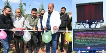 DC Kulgam inaugurates Digital Information Board at Mini-Secretariat