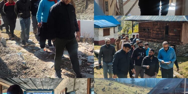 DC Kupwara visits Border Village Kumkadi, reviews Winter Preparedness