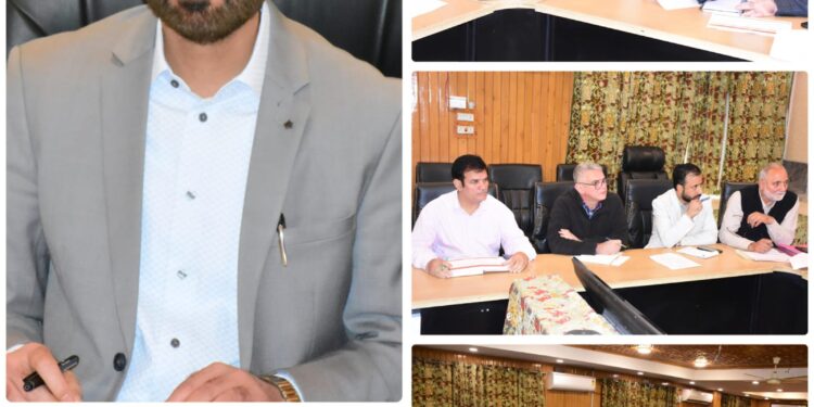 Commissioner SMC chairs review meeting to ensure compliance with MDC Directions on Traffic Management in Srinagar
