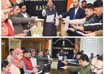 Div Com Kashmir administers Integrity Pledge on Vigilance Awareness Week 2026