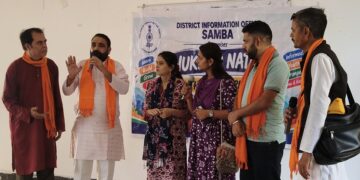 DIPR Samba organises Nukkad Natak at GHSS Girls to promote Youth Empowerment