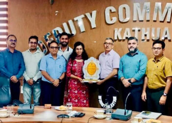 Kathua admin bids warm farewell to ADC Mahima Madan