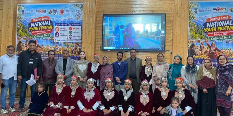 Director Colleges reviews facilities at Various City Colleges