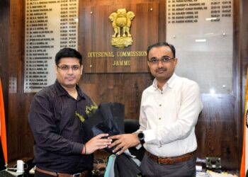 Dr Vikas Kundal takes over as Divisional Commissioner Jammu