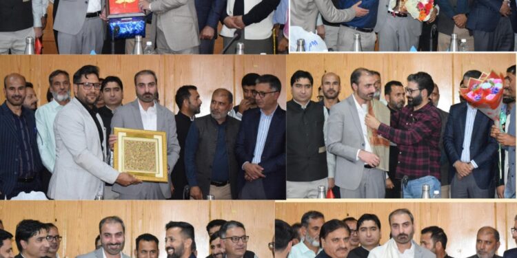 Pulwama Administration bids Farewell to outgoing Deputy Commissioner