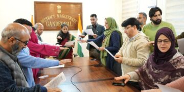 DC Ganderbal administers Integrity Pledge on Vigilance Awareness Week 2026