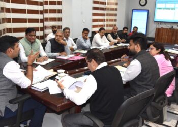 DC Udhampur reviews implementation of HADP, JKCIP and credit-linked schemes