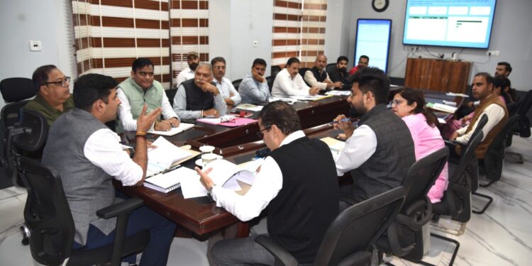 DC Udhampur reviews implementation of HADP, JKCIP and credit-linked schemes